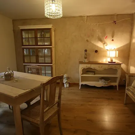 Les Authentics - La Maison D'amelie