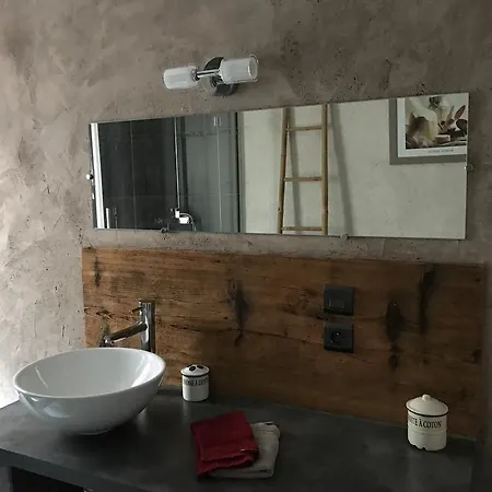 Les Authentics - La Maison D'amelie